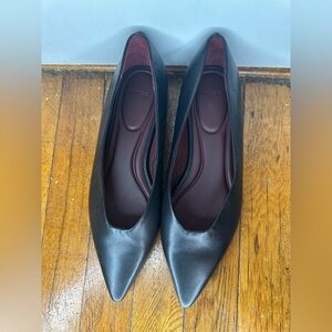 Vince Women’s Black Leather Pointed-Toe Flats – Elegant & Comfortable